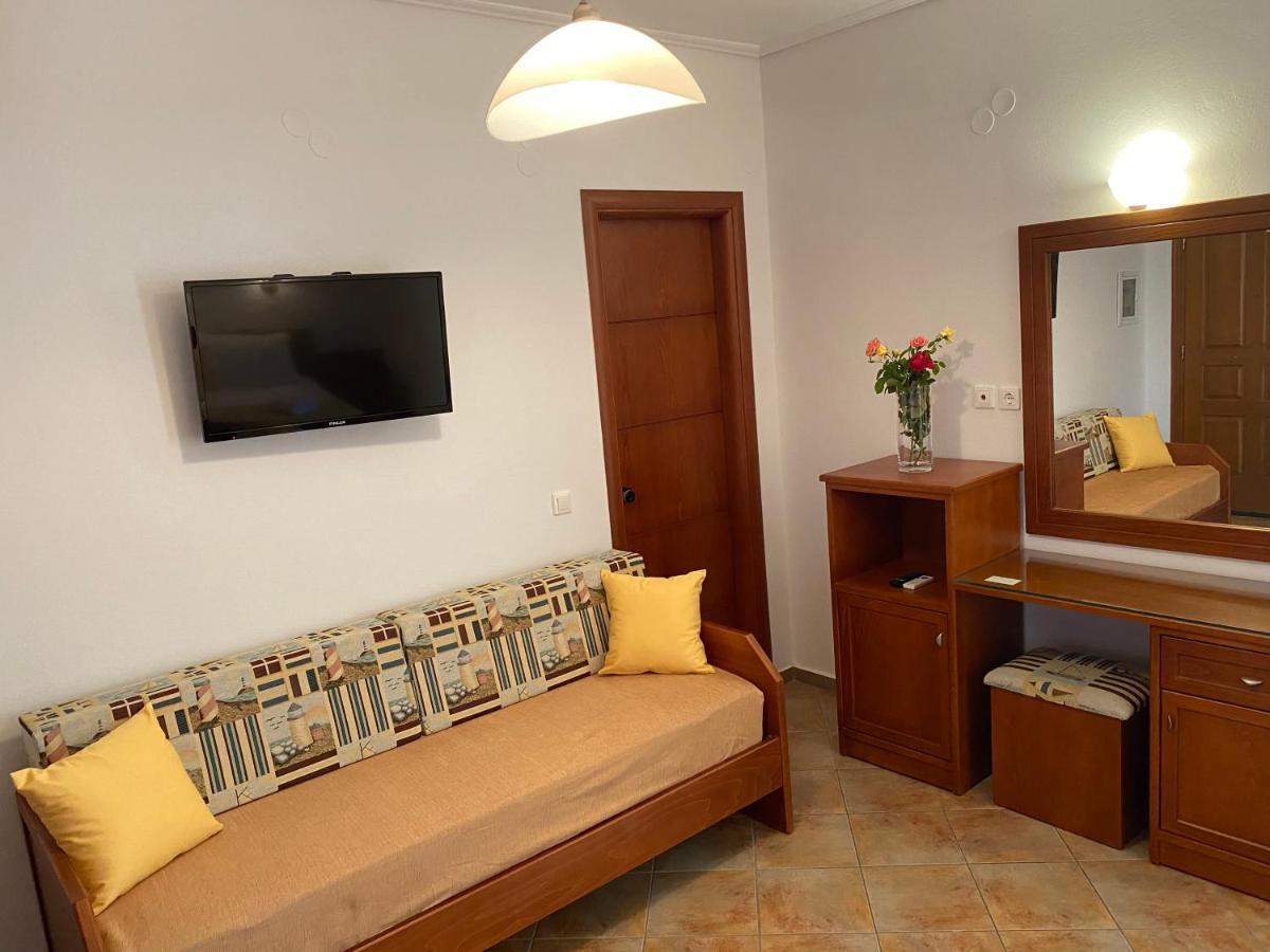 Thalina Hotel มาราโธคามปอส ภายนอก รูปภาพ